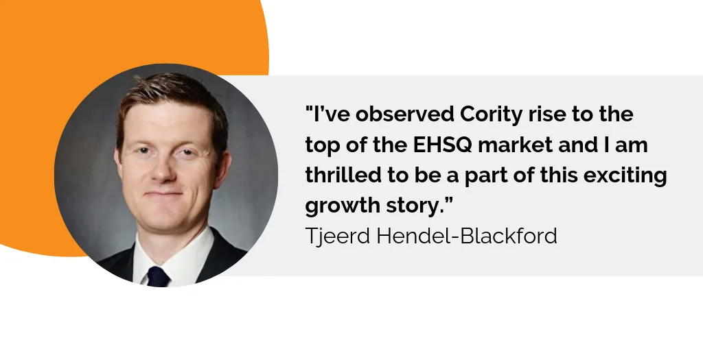 A man in a suit shares a quote on Coritys EHSQ market growth, attributed to Tjeerd Hendel-Blackford, leader d’opinion and key member of l’équipe européenne Cority.