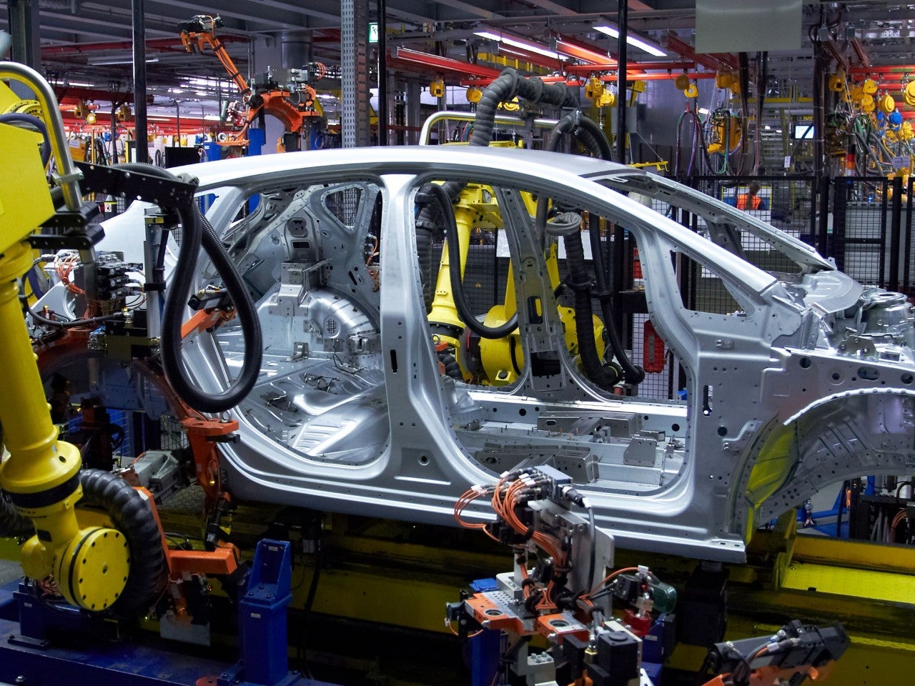 Learn how digital transformation can help automotive manufacturers manage operational risk across the supply chain